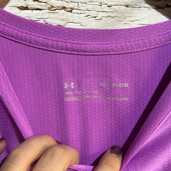 Under Armour short sleeve shirts size small - Picture 3 of 6